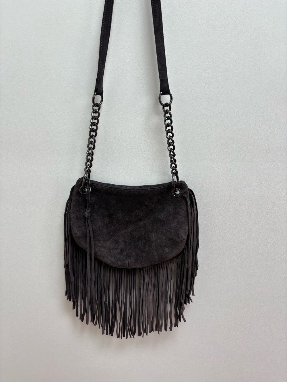 SORIAL Suede Fringe Crossbody Bag in Grey